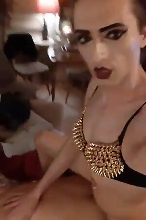 fucking a shemale (shemale)